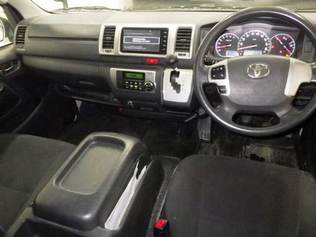 TOYOTA HIACE VAN 2015