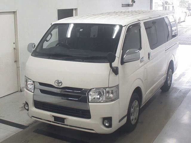 TOYOTA HIACE VAN 2015