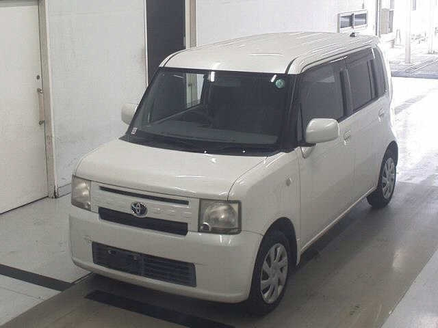 TOYOTA PIXIS SPACE 2012