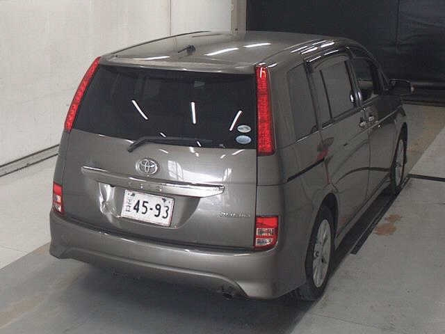 TOYOTA ISIS 2009