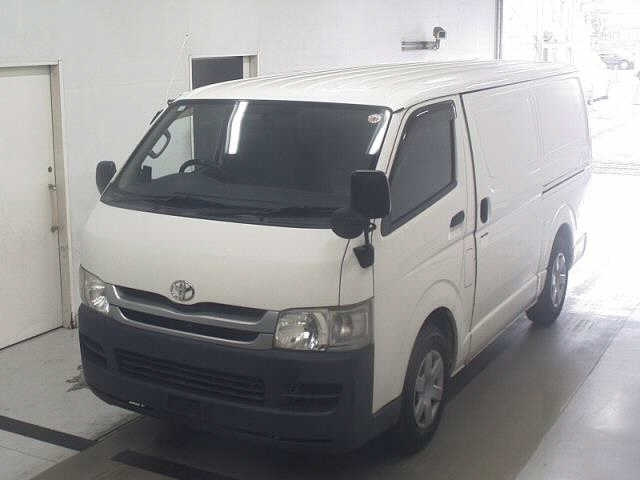 TOYOTA HIACE VAN 2009