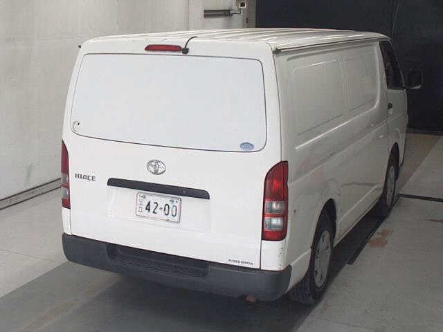 TOYOTA HIACE VAN 2009