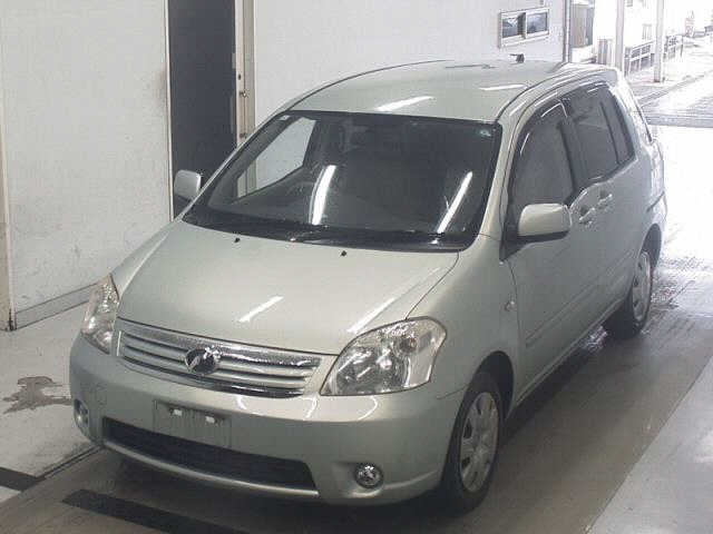 TOYOTA RAUM 2011