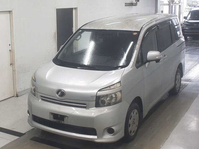 TOYOTA VOXY 2009