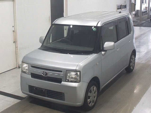 TOYOTA PIXIS SPACE 2012