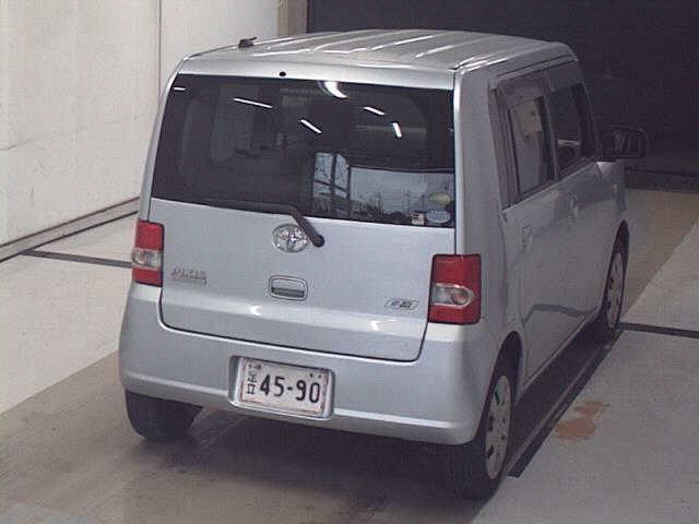 TOYOTA PIXIS SPACE 2012