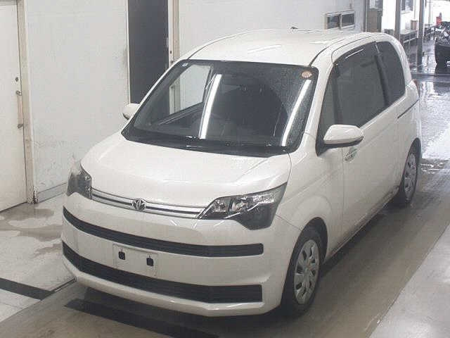 TOYOTA SPADE 2016