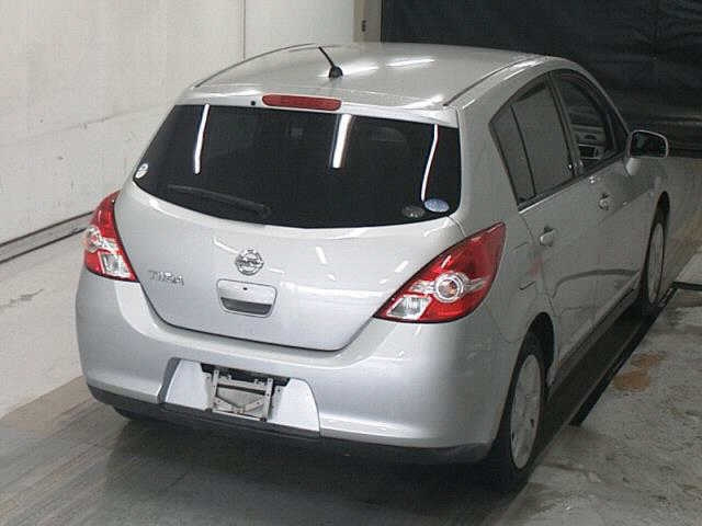 NISSAN TIIDA 2010