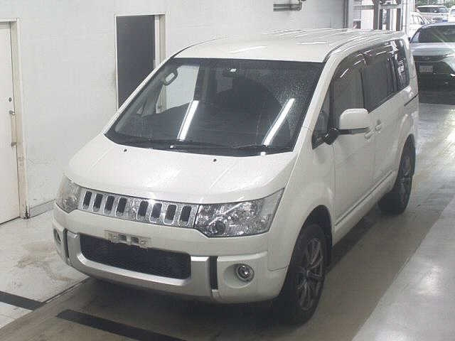 MITSUBISHI DELICA D5 2014