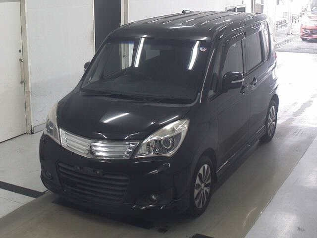 MITSUBISHI DELICA D2 2014