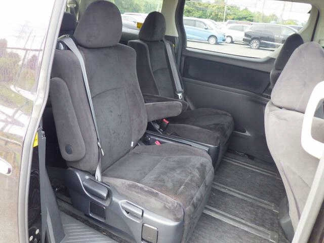 TOYOTA VELLFIRE 2011