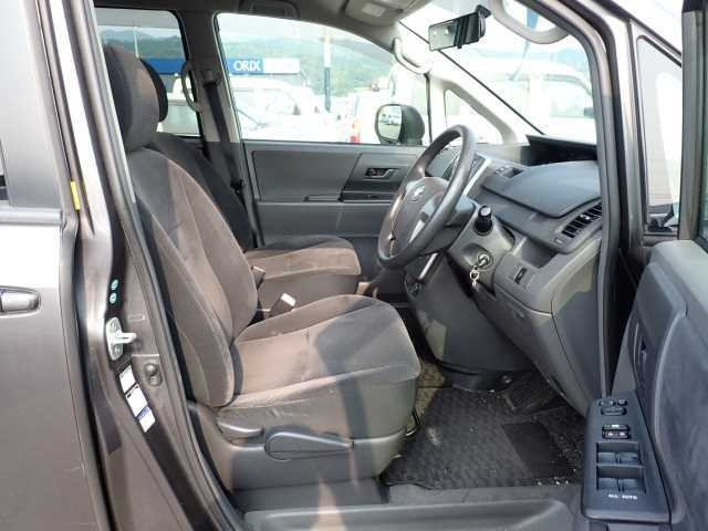 TOYOTA NOAH 2009