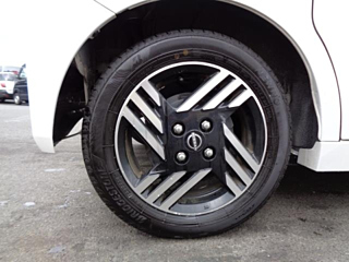 NISSAN ROOX 2023