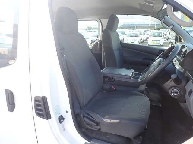 NISSAN CARAVAN VAN 2016