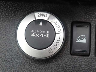 NISSAN X-TRAIL 2012
