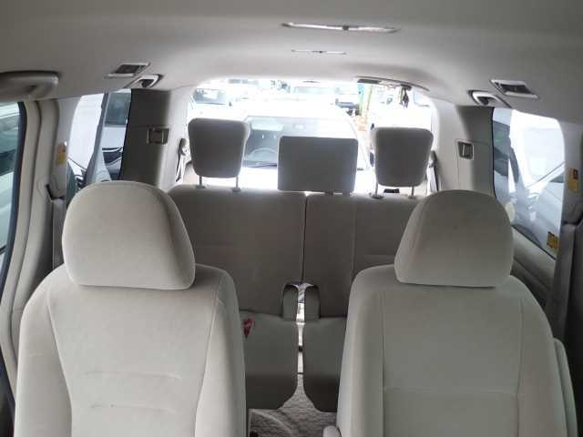 TOYOTA NOAH 2012