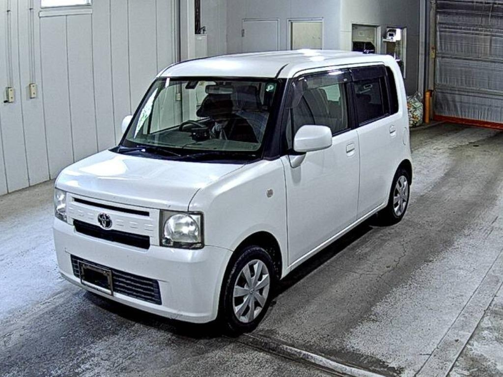 TOYOTA PIXIS SPACE 2012