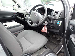 TOYOTA HIACE VAN 2017