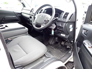 TOYOTA HIACE VAN 2019