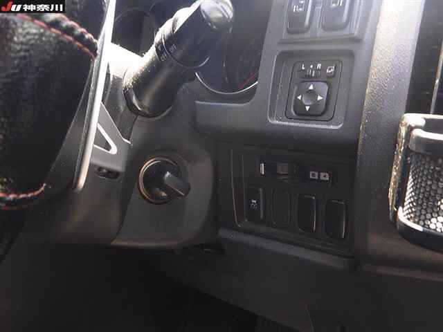 MITSUBISHI DELICA D5 2017