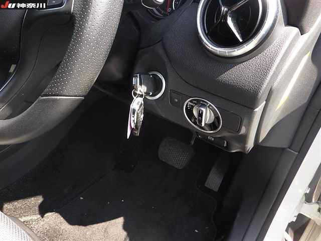 MERCEDES BENZ CLA CLASS 2017