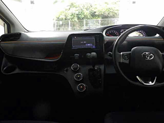 TOYOTA SIENTA 2017