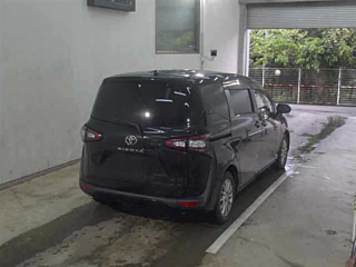 TOYOTA SIENTA 2017