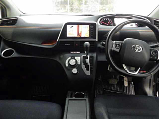 TOYOTA SIENTA 2017