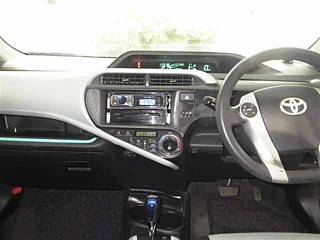 TOYOTA AQUA 2012