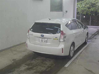 TOYOTA PRIUS ALPHA 2015
