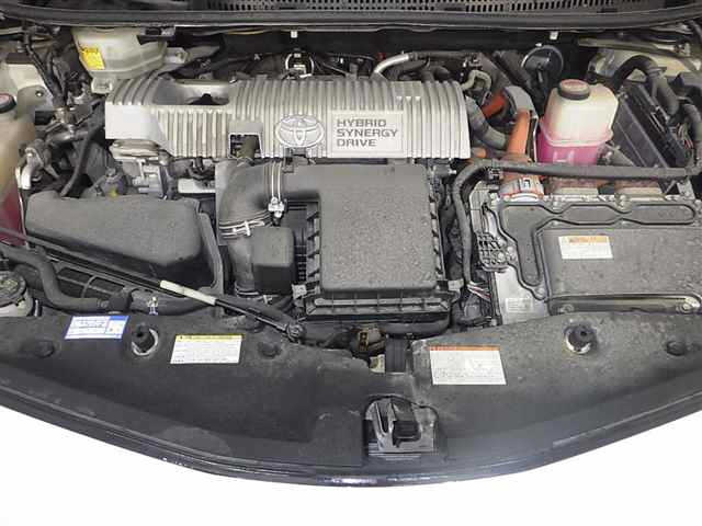 TOYOTA PRIUS ALPHA 2015