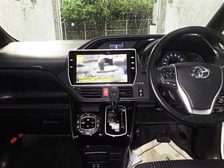 TOYOTA VOXY 2017