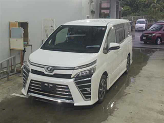 TOYOTA VOXY 2017