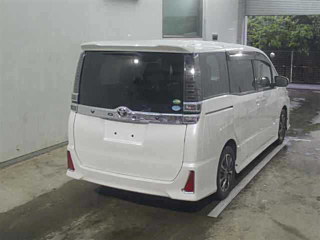 TOYOTA VOXY 2017