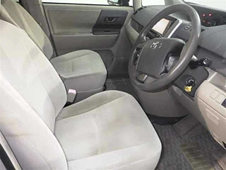 TOYOTA NOAH 2011