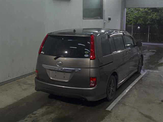 TOYOTA ISIS 2009