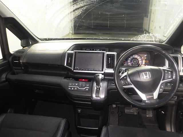 HONDA STEP WAGON 2012
