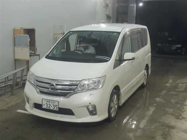 NISSAN SERENA 2011