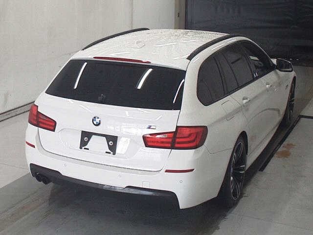 BMW 5 SERIES 2012
