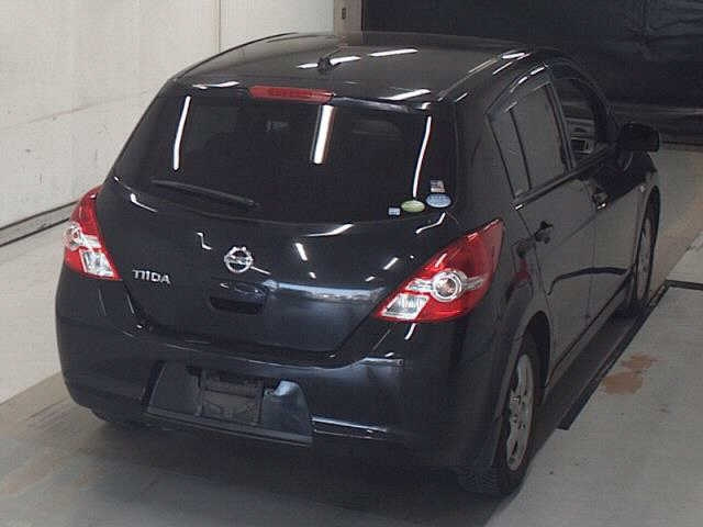 NISSAN TIIDA 2010