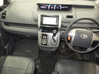 TOYOTA NOAH 2008