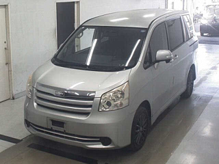 TOYOTA NOAH 2008