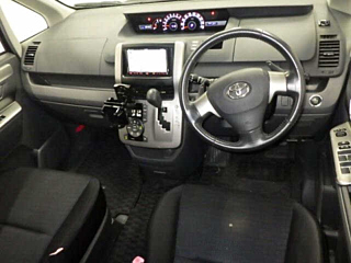 TOYOTA VOXY 2008