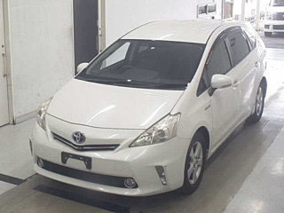 TOYOTA PRIUS ALPHA 2012