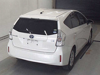 TOYOTA PRIUS ALPHA 2012