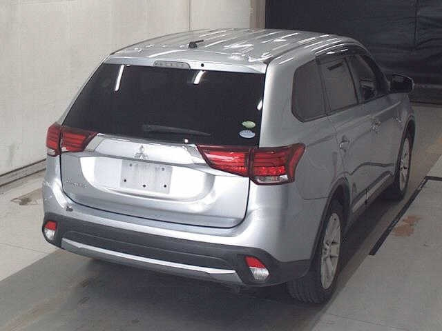 MITSUBISHI OUTLANDER 2015