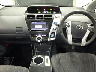 TOYOTA PRIUS ALPHA 2012