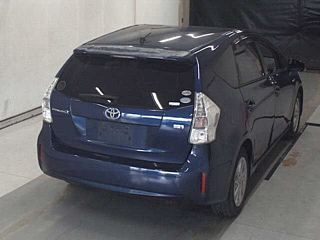 TOYOTA PRIUS ALPHA 2012