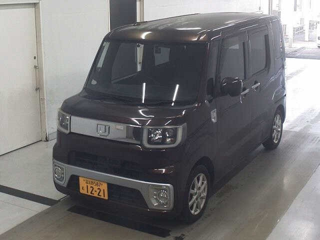 DAIHATSU WAKE 2016