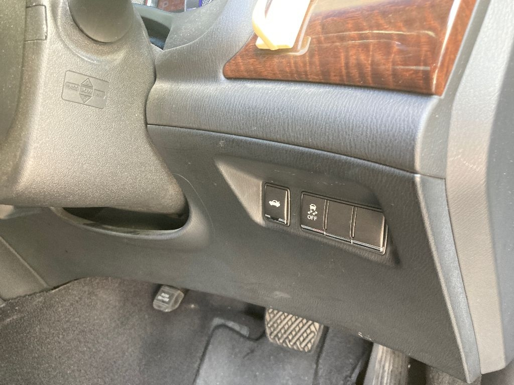 NISSAN FUGA 2013